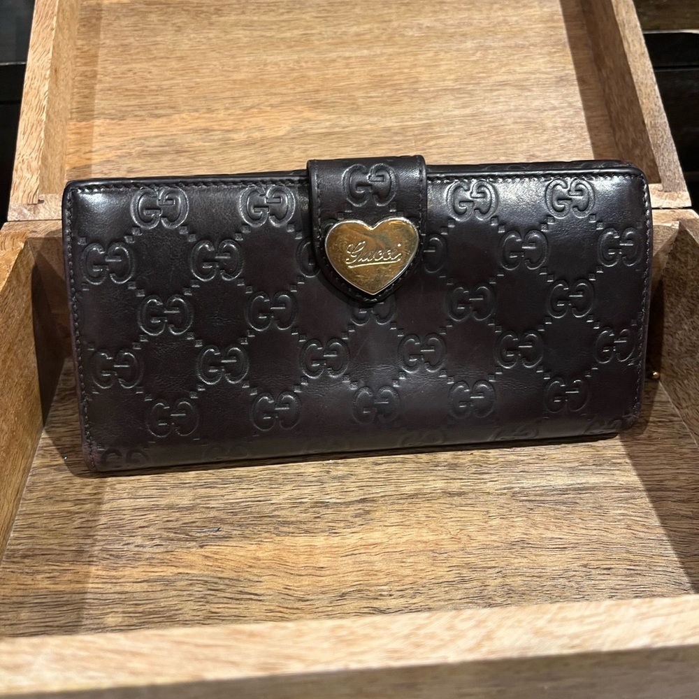 203550267 Authentic Gucci leather wallet